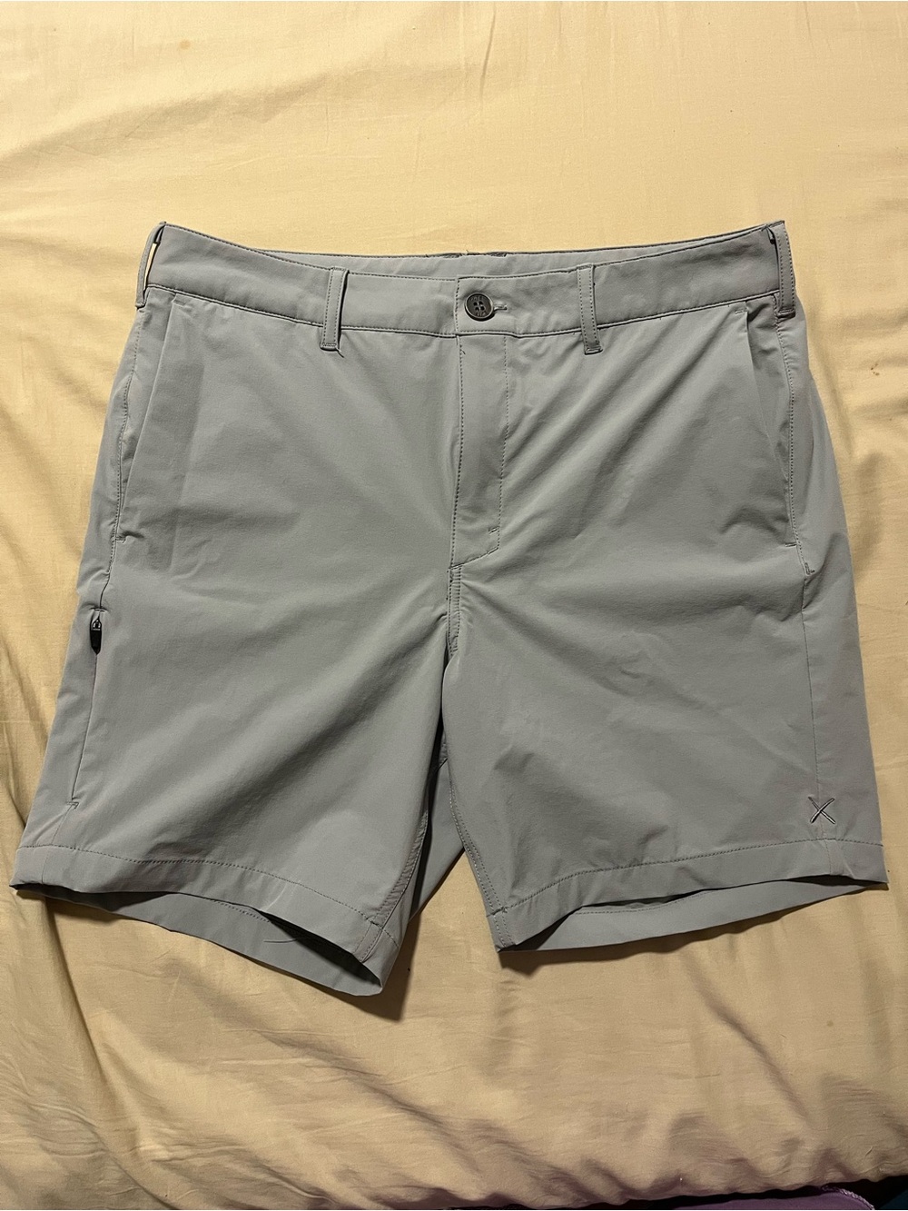Cuts clothing shorts AO hybrid grey lightweight 7 inch inseam EUC